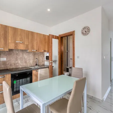 Апартаменты Duplex Penthouse In St. Julian's With Views & Bbq By 360 Estates *